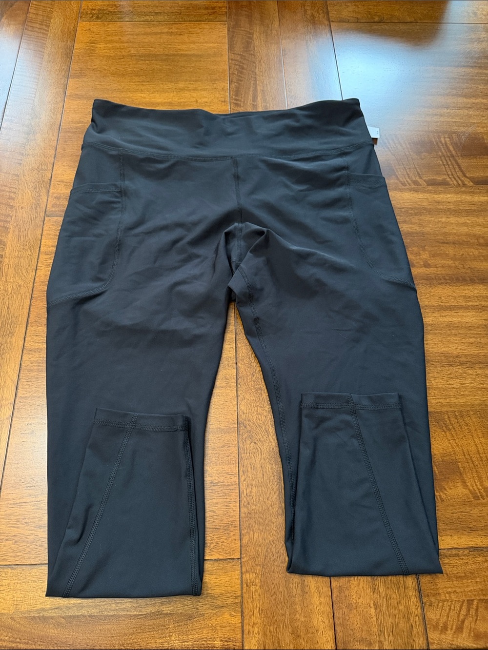 Old Navy Black Capri Leggings with Side Pockets
